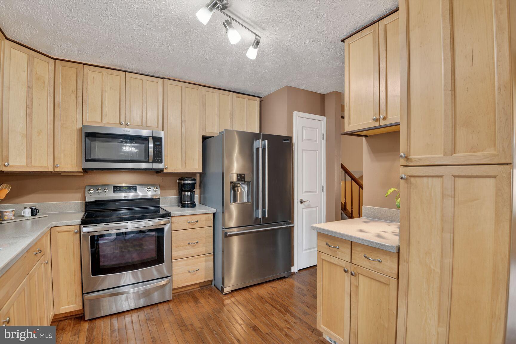 DELMONT STATION - Residential