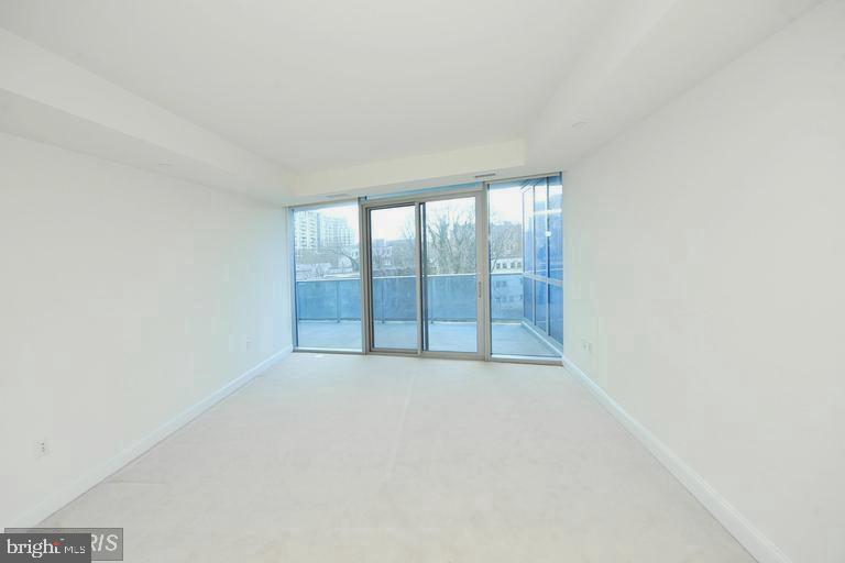 ROSSLYN - Residential Lease