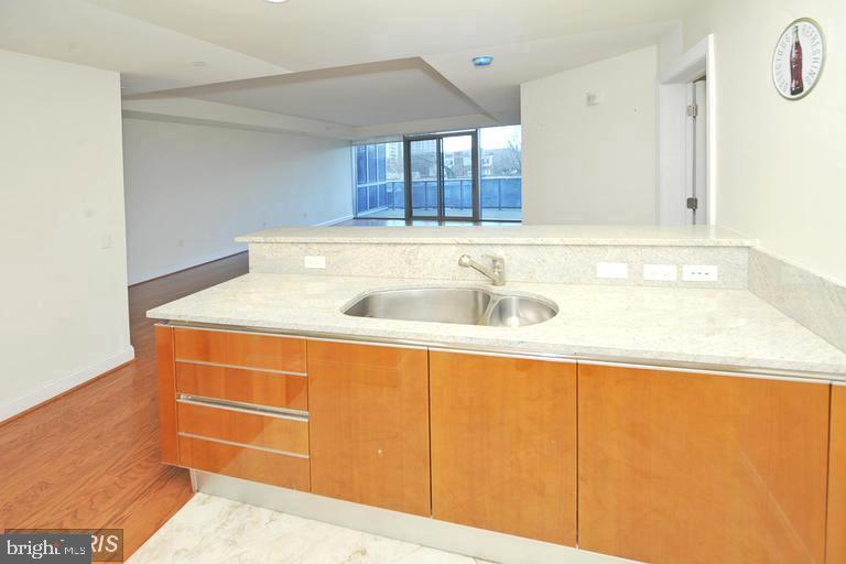 ROSSLYN - Residential Lease