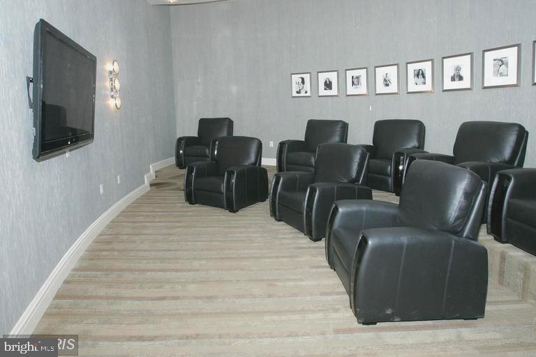 ROSSLYN - Residential Lease