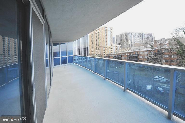 ROSSLYN - Residential Lease