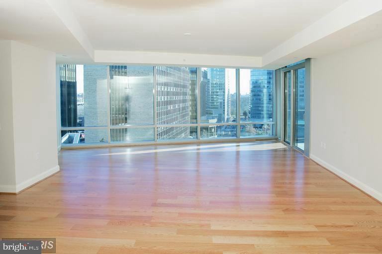 ROSSLYN - Residential Lease