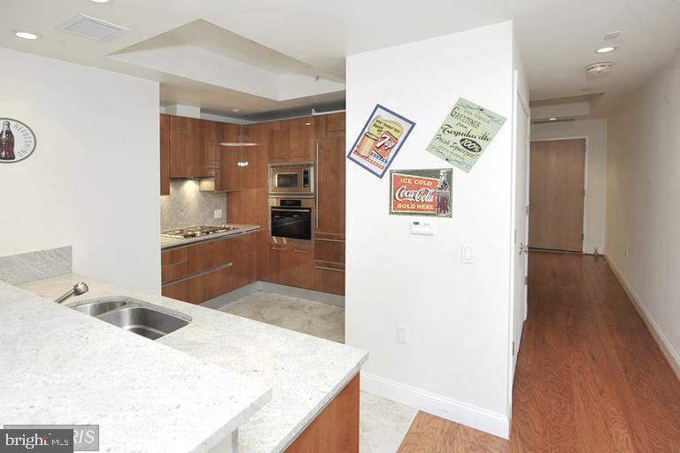 ROSSLYN - Residential Lease