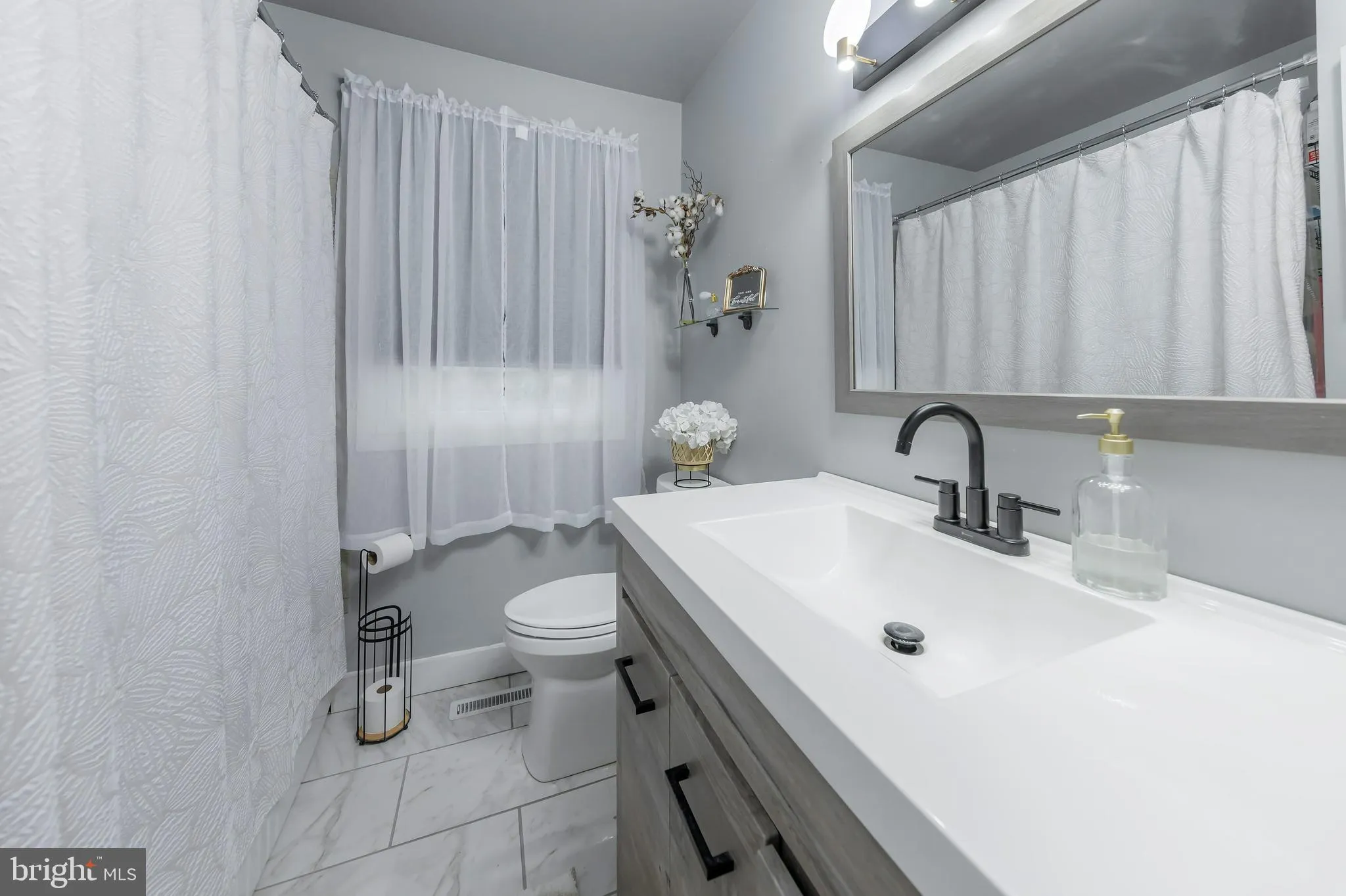 Wenonah, New Jersey 08090, United States, 4 Bedrooms Bedrooms, ,2 BathroomsBathrooms,Residential,Contingent,105283