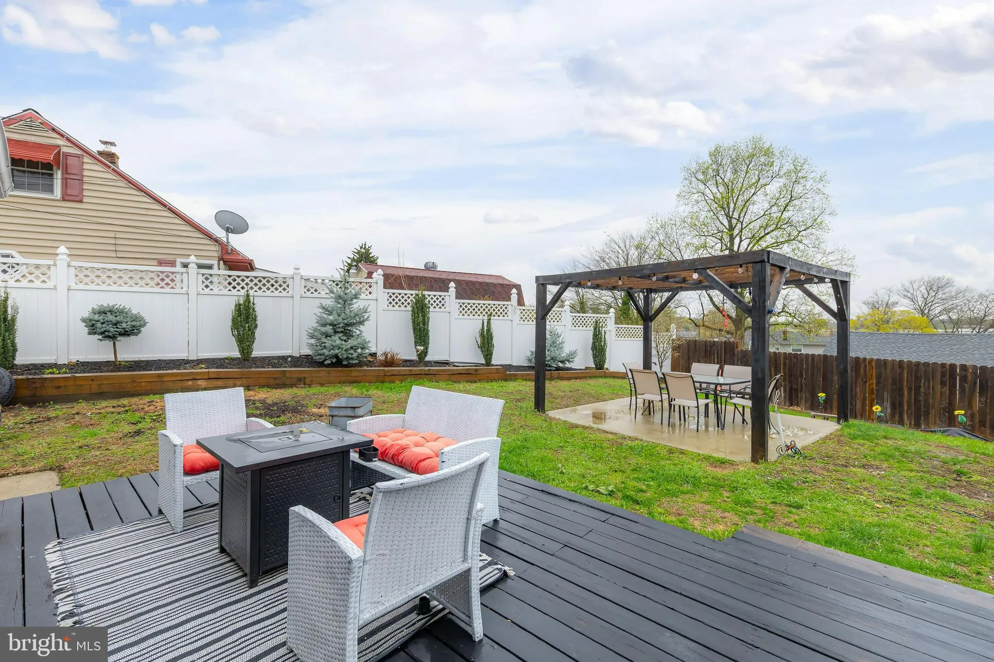 Wenonah, New Jersey 08090, United States, 4 Bedrooms Bedrooms, ,2 BathroomsBathrooms,Residential,Contingent,105283