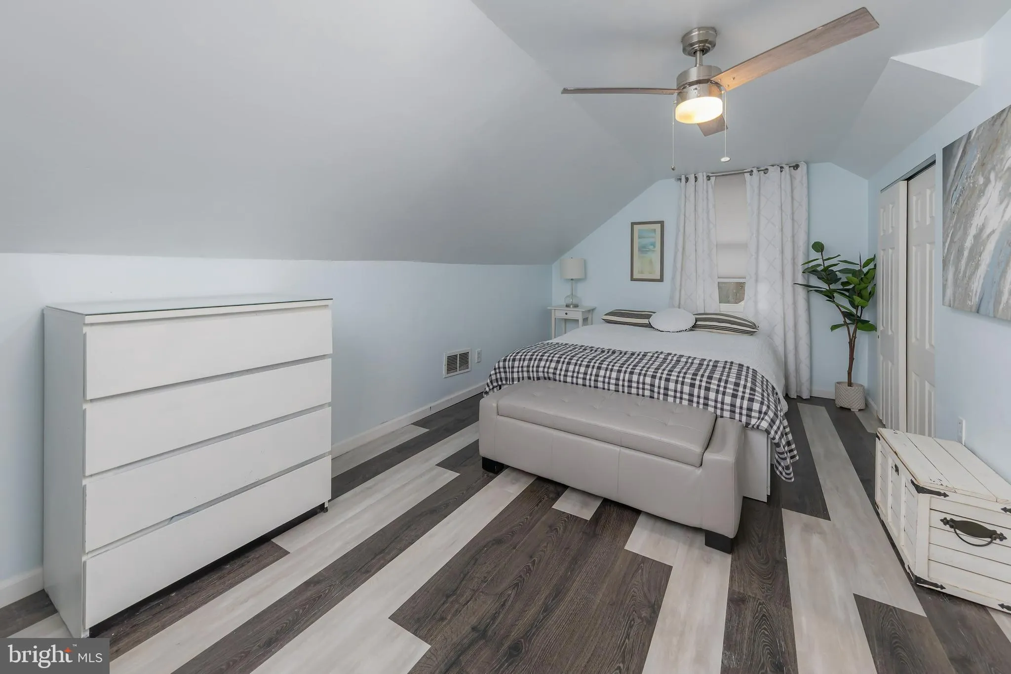 Wenonah, New Jersey 08090, United States, 4 Bedrooms Bedrooms, ,2 BathroomsBathrooms,Residential,Contingent,105283