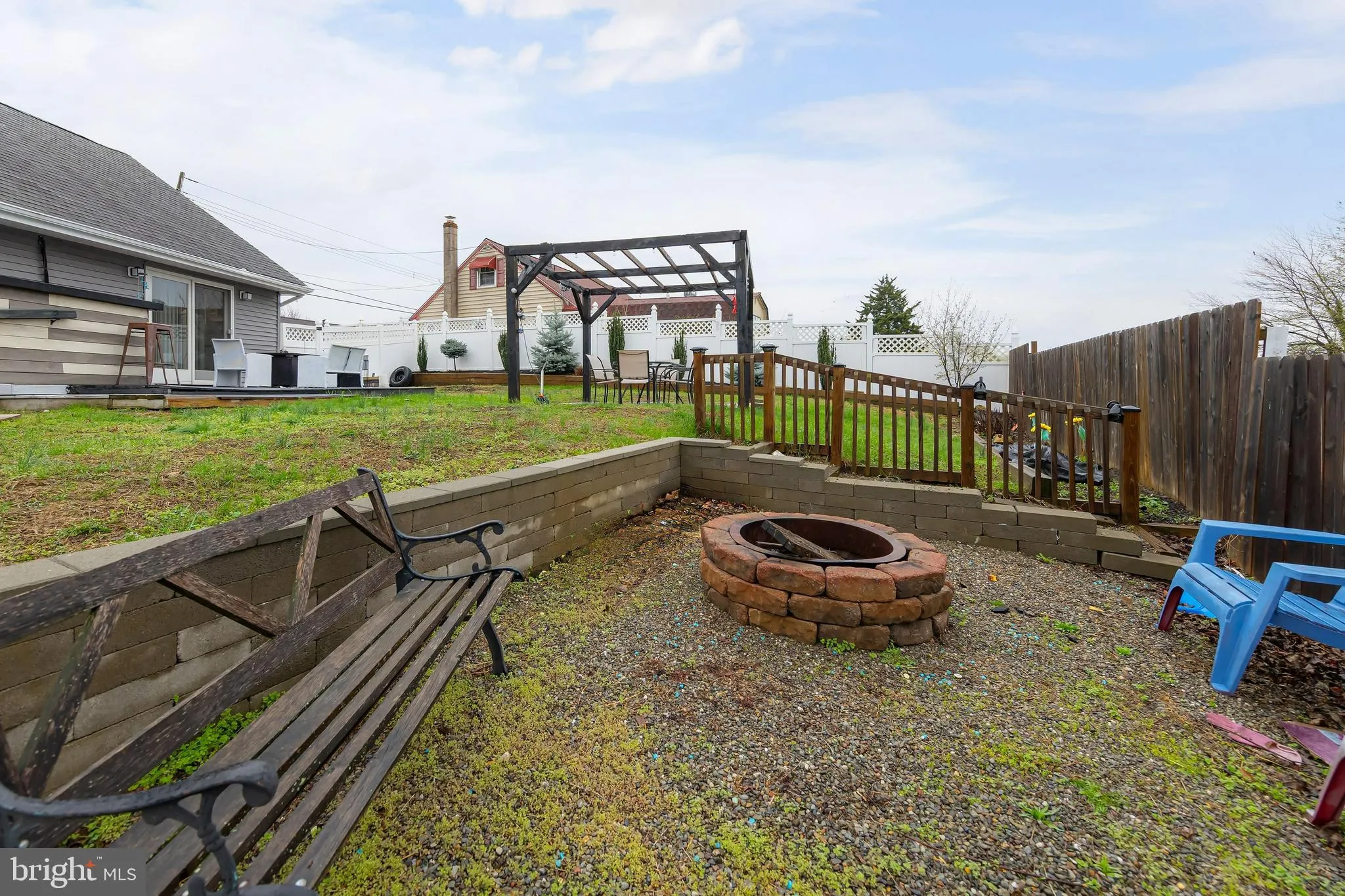 Wenonah, New Jersey 08090, United States, 4 Bedrooms Bedrooms, ,2 BathroomsBathrooms,Residential,Contingent,105283