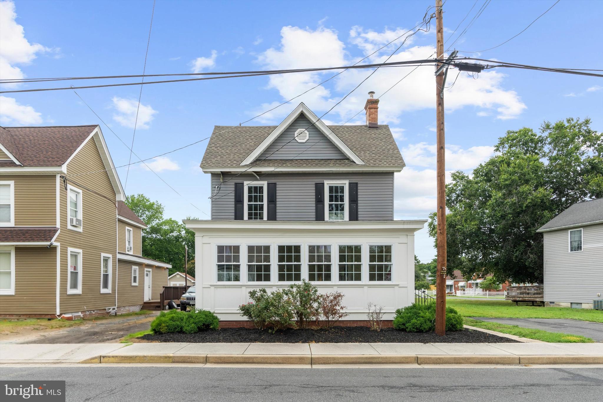 201 OAK STREET