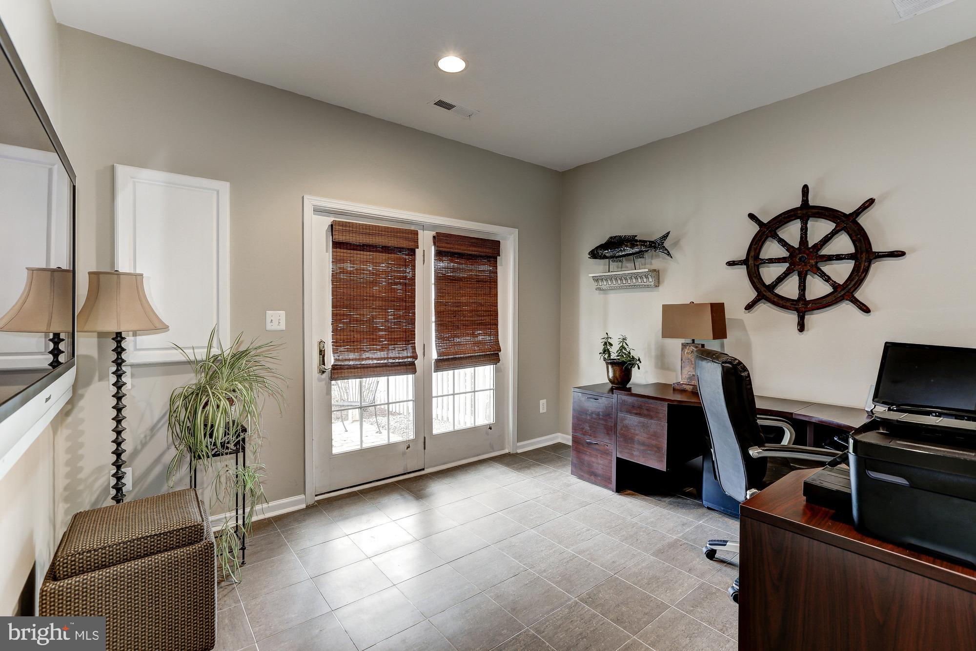 BELMONT COUNTRY CLUB - Residential Lease