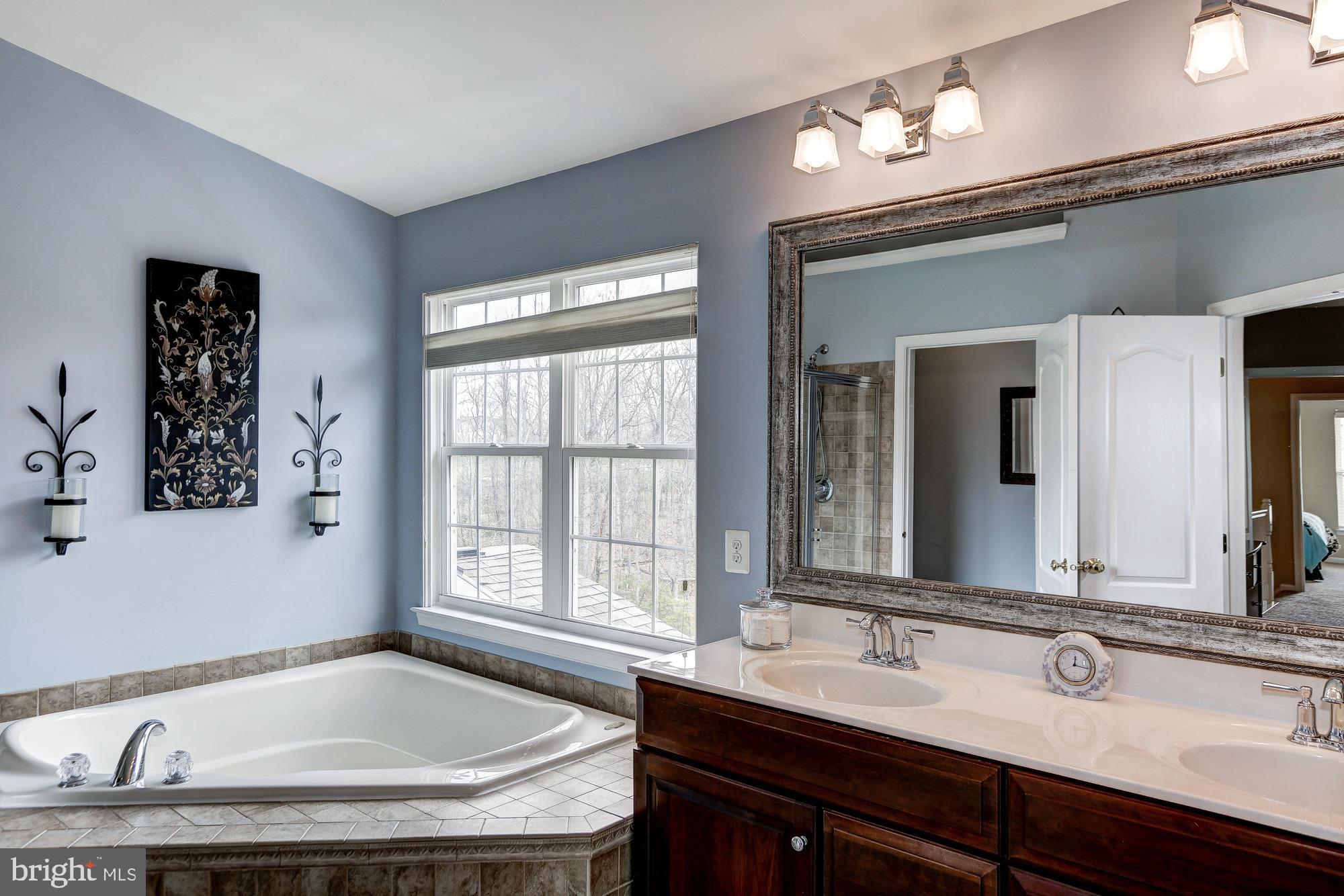 BELMONT COUNTRY CLUB - Residential Lease