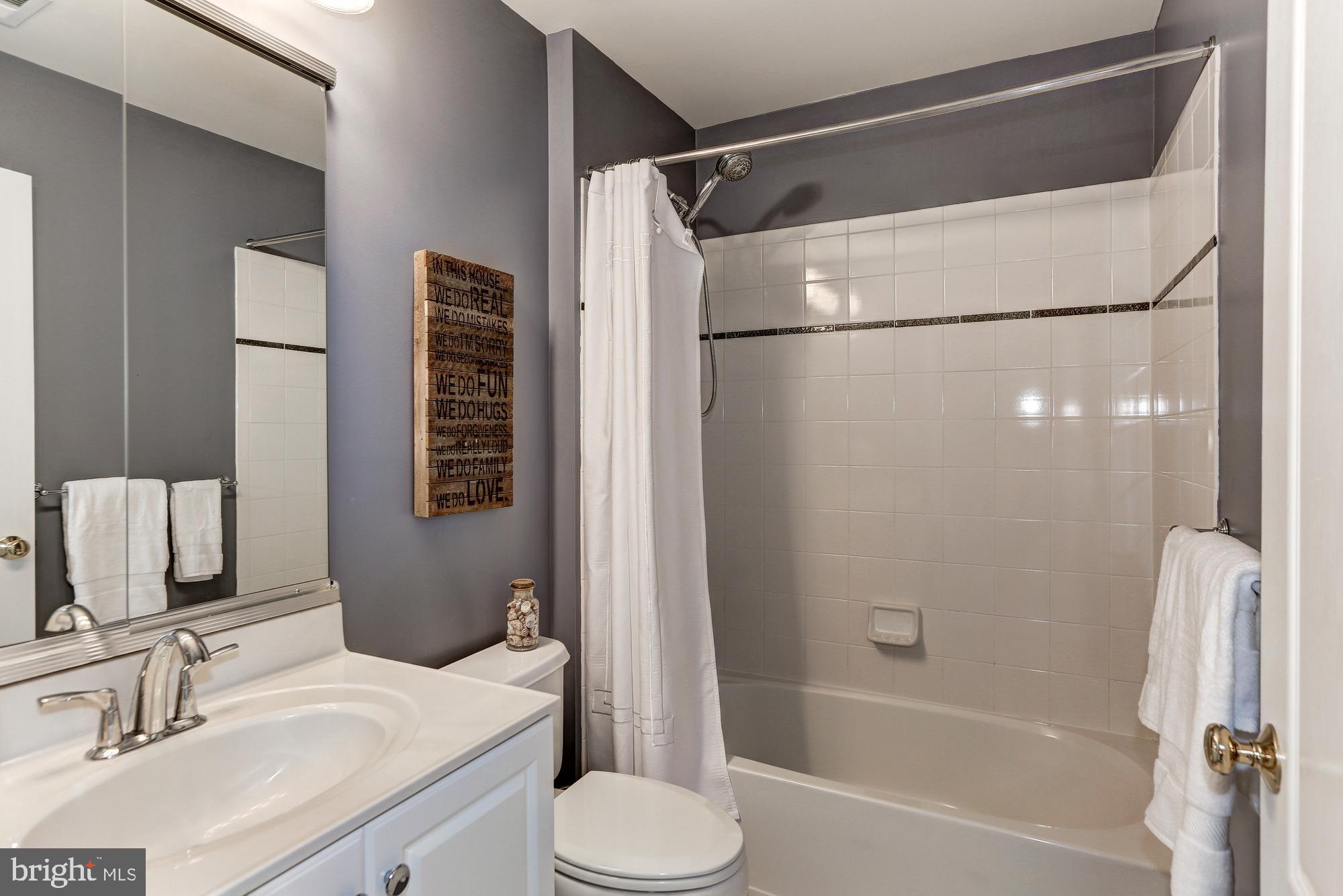 BELMONT COUNTRY CLUB - Residential Lease