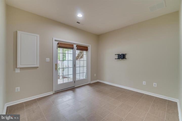 BELMONT COUNTRY CLUB - Residential Lease