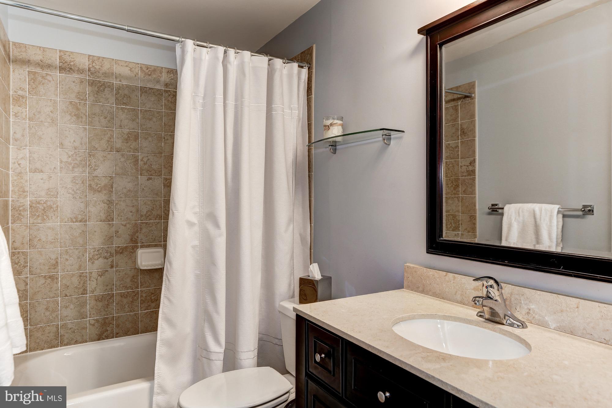 BELMONT COUNTRY CLUB - Residential Lease