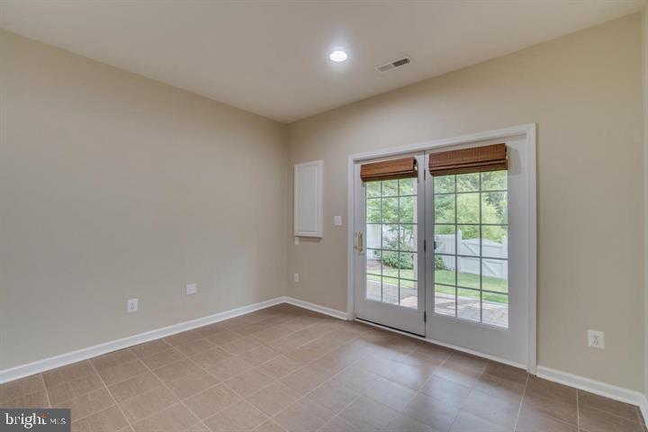 BELMONT COUNTRY CLUB - Residential Lease