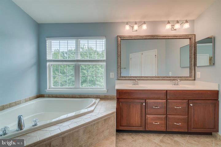 BELMONT COUNTRY CLUB - Residential Lease