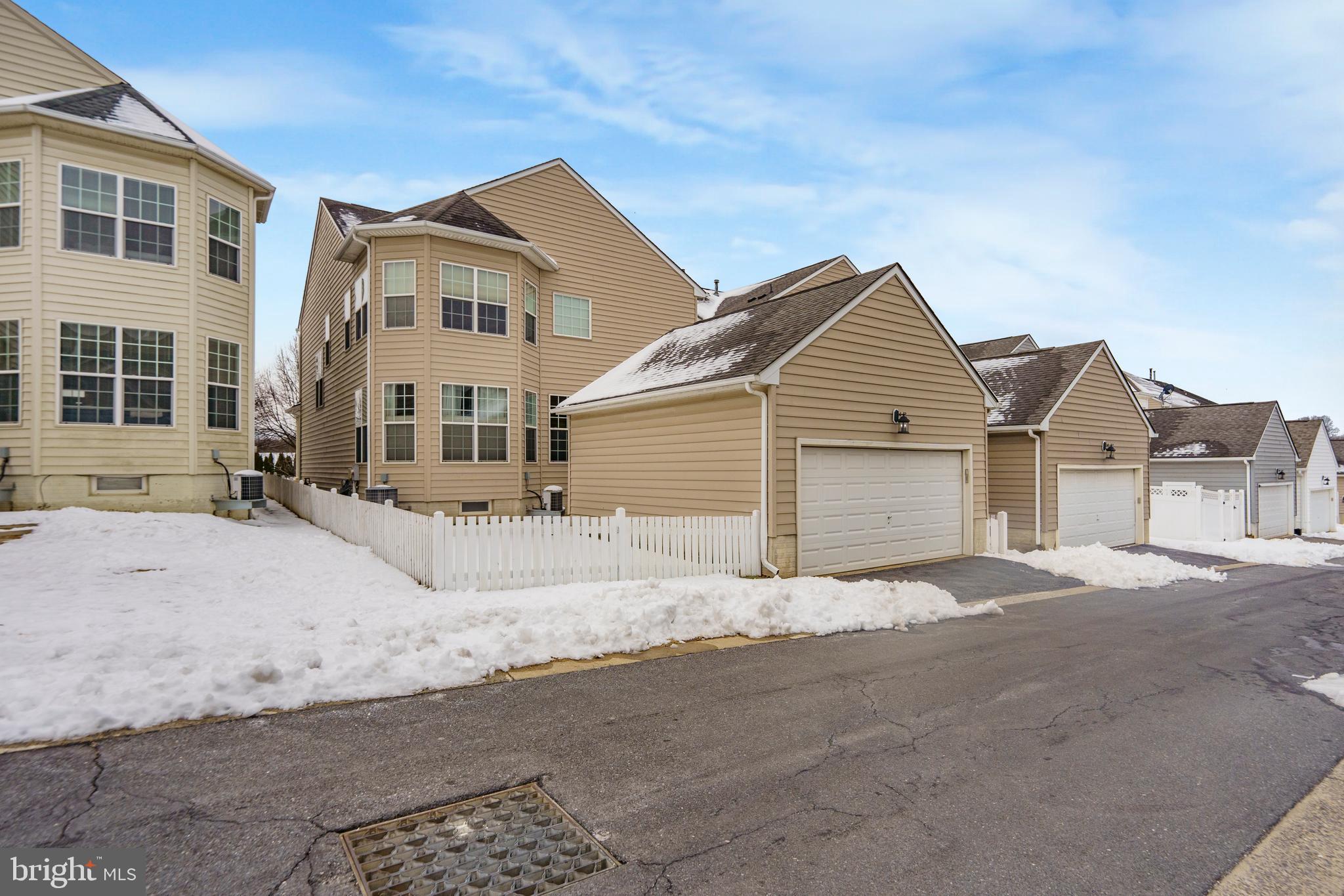 GREENWAY VILLAGE - Residential