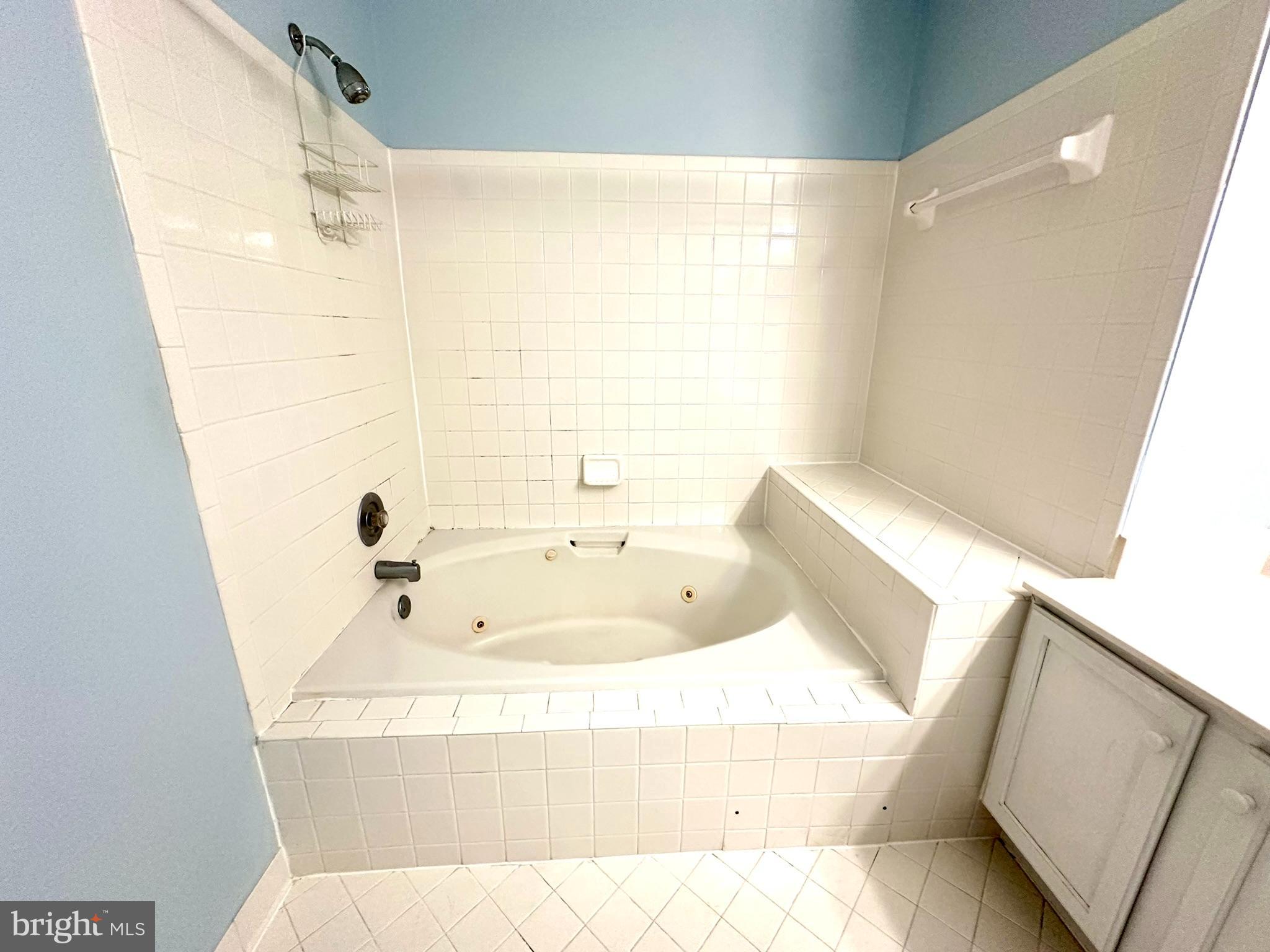 KENTLANDS RIDGE - Residential