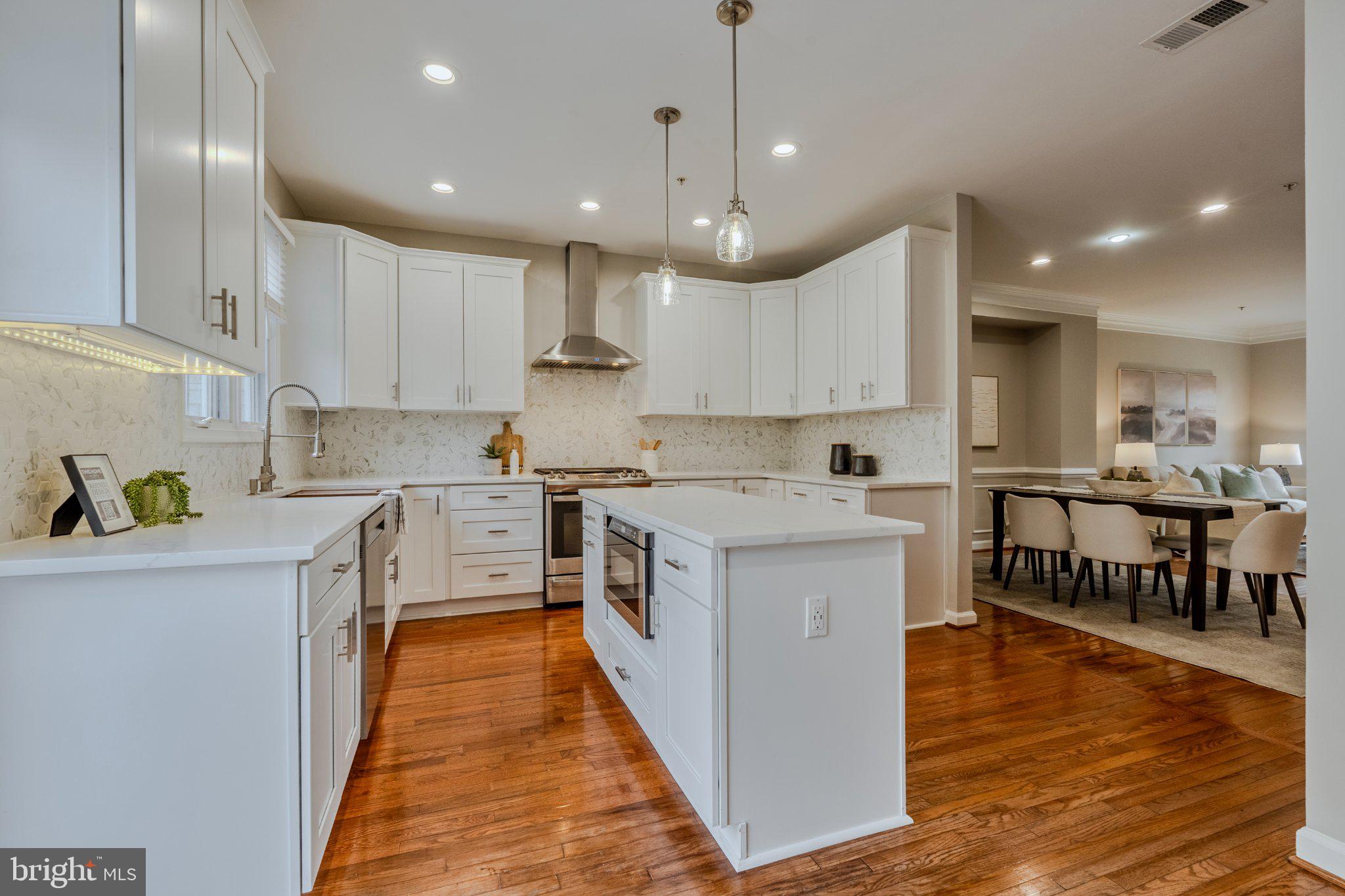 8816 HUNTING LODGE COURT