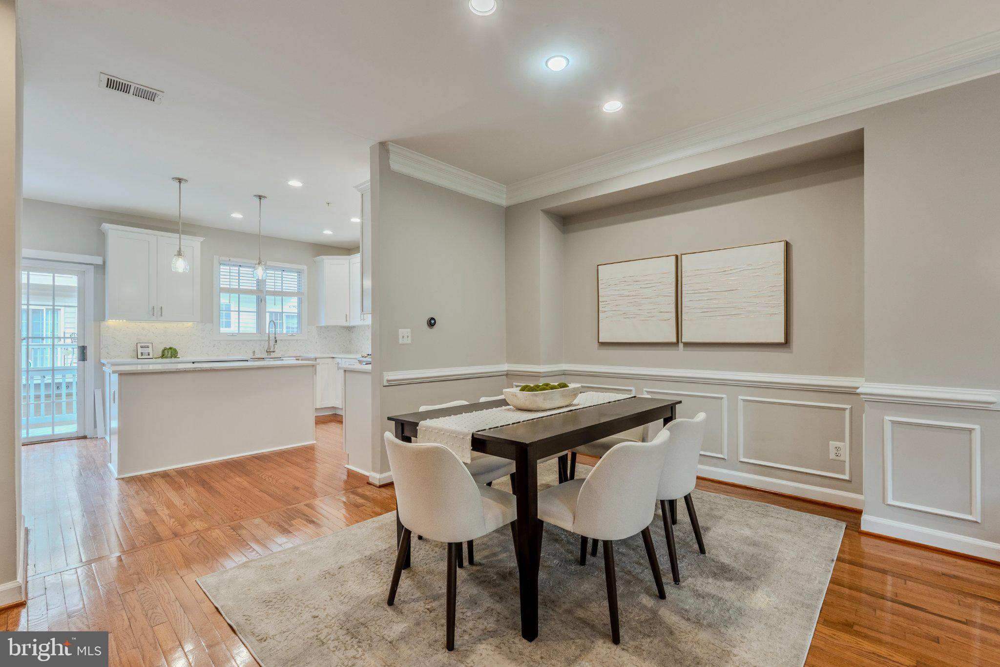 8816 HUNTING LODGE COURT