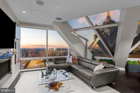Condo For Sale - 50 S 16th Street #5602<br/> Philadelphia County, PHILADELPHIA, PA 19102