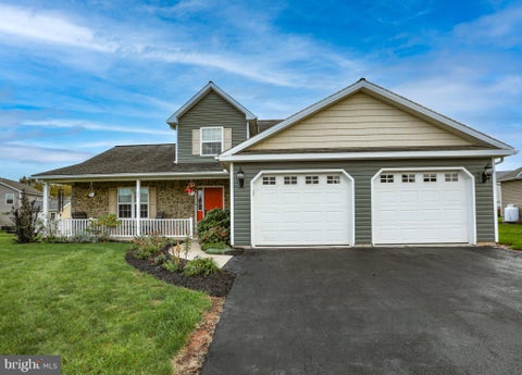 Photo of 177 Masters Drive, DENVER, PA 17517 (MLS # PALA2096796)