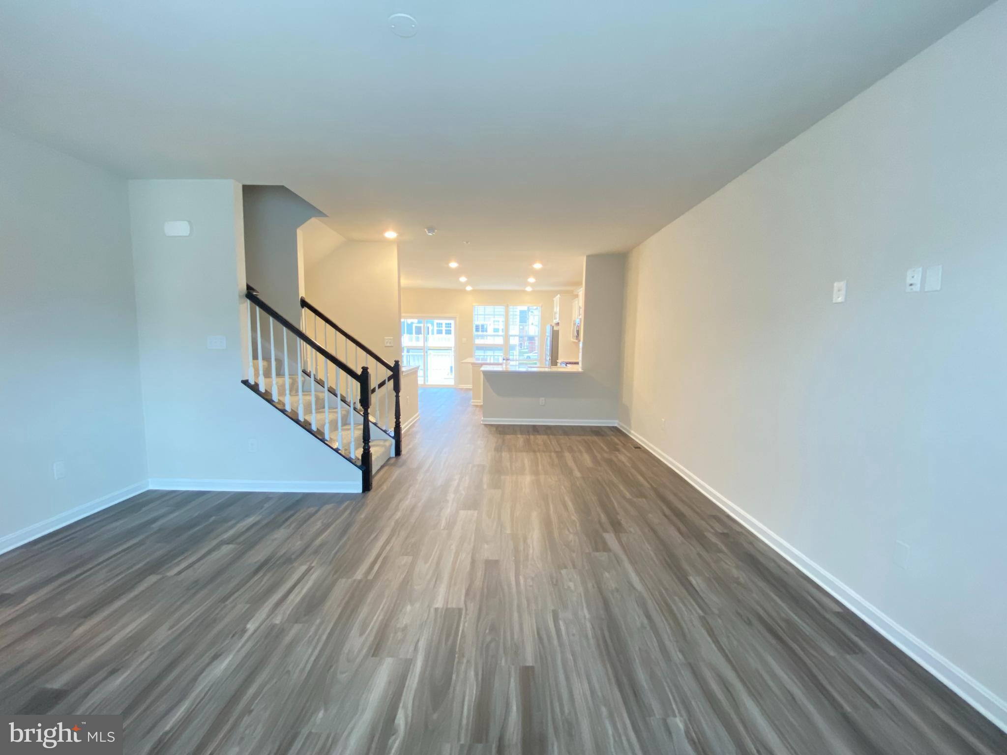 WESTVIEW SOUTH - Residential Lease