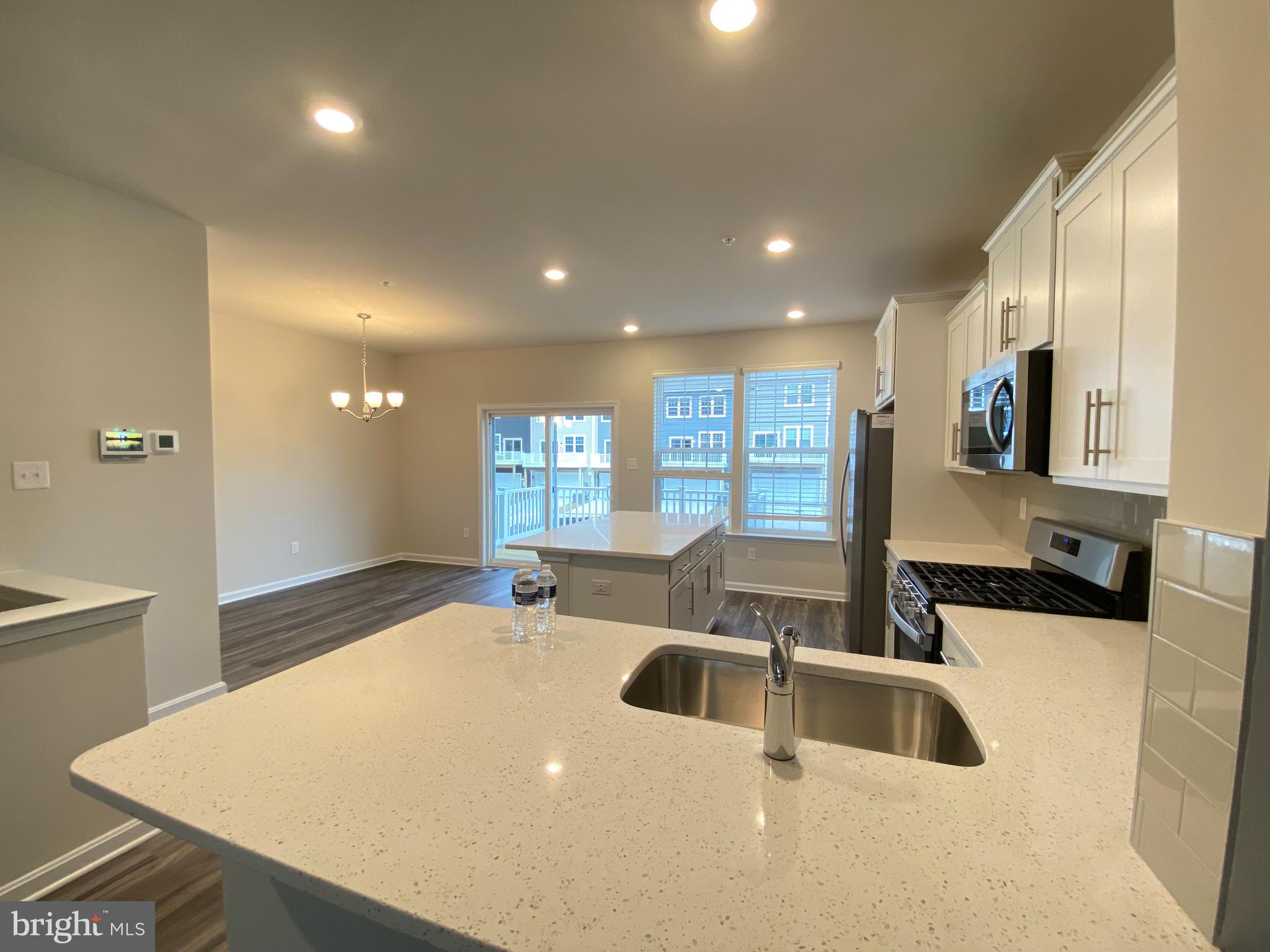 WESTVIEW SOUTH - Residential Lease