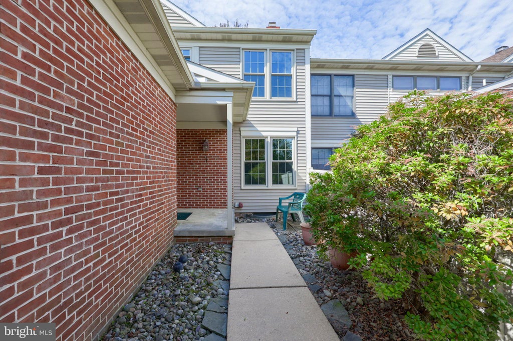 Photo of 1817 Spring Ridge Lane, LANCASTER, PA 17603 (MLS # PALA2096116)
