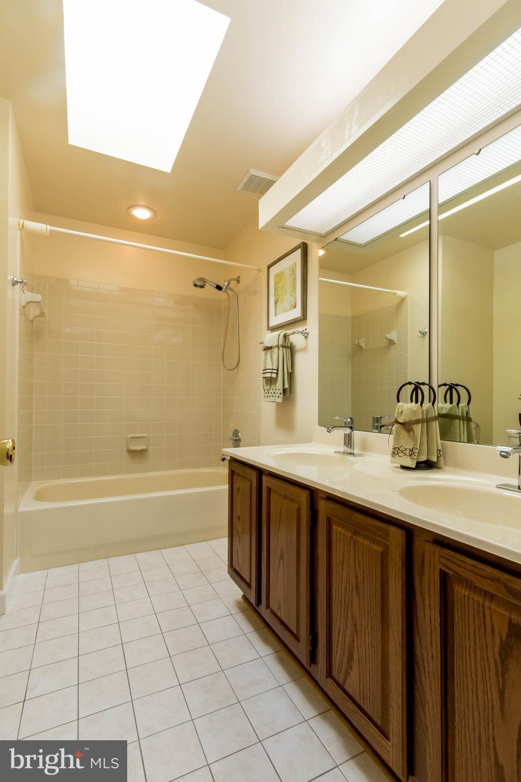 HASTINGS HUNT - Residential