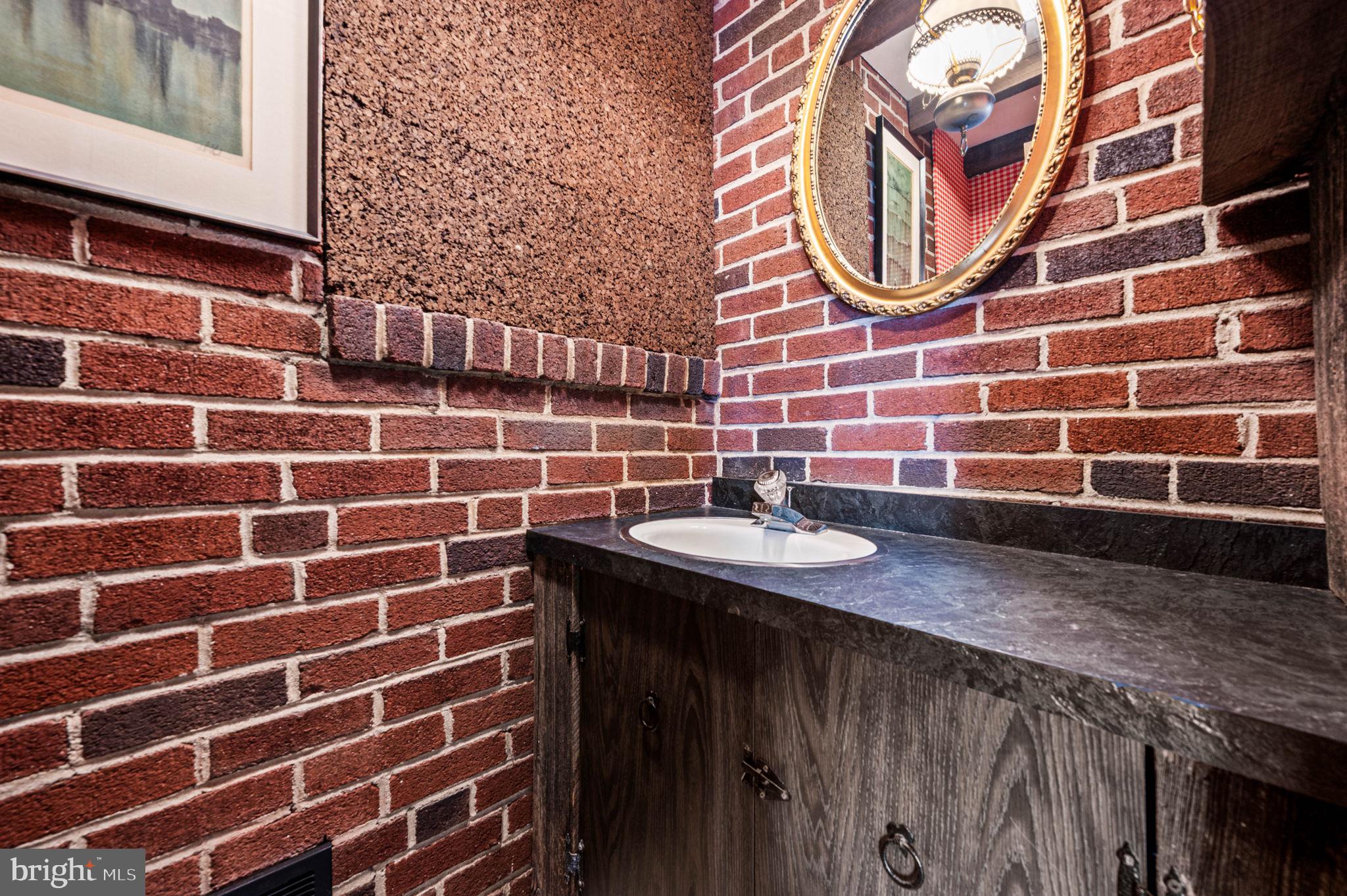 FIVE POINTS - Residential