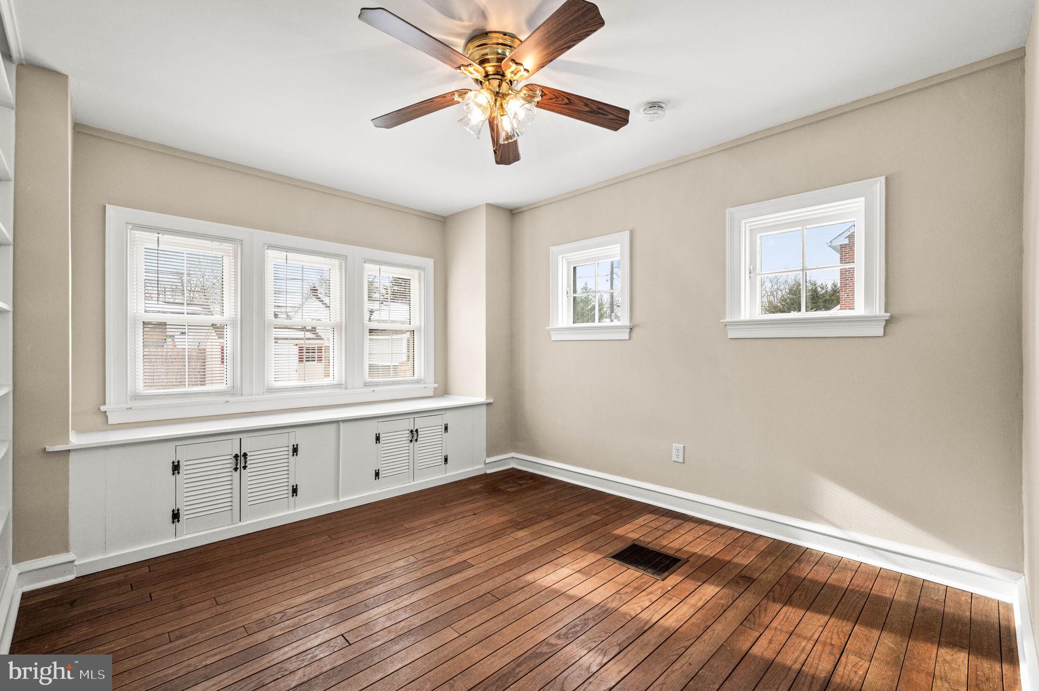 FIVE POINTS - Residential