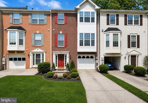 Townhouse For Sale - 10 Augustine Court<br/> GAITHERSBURG, MD 20879