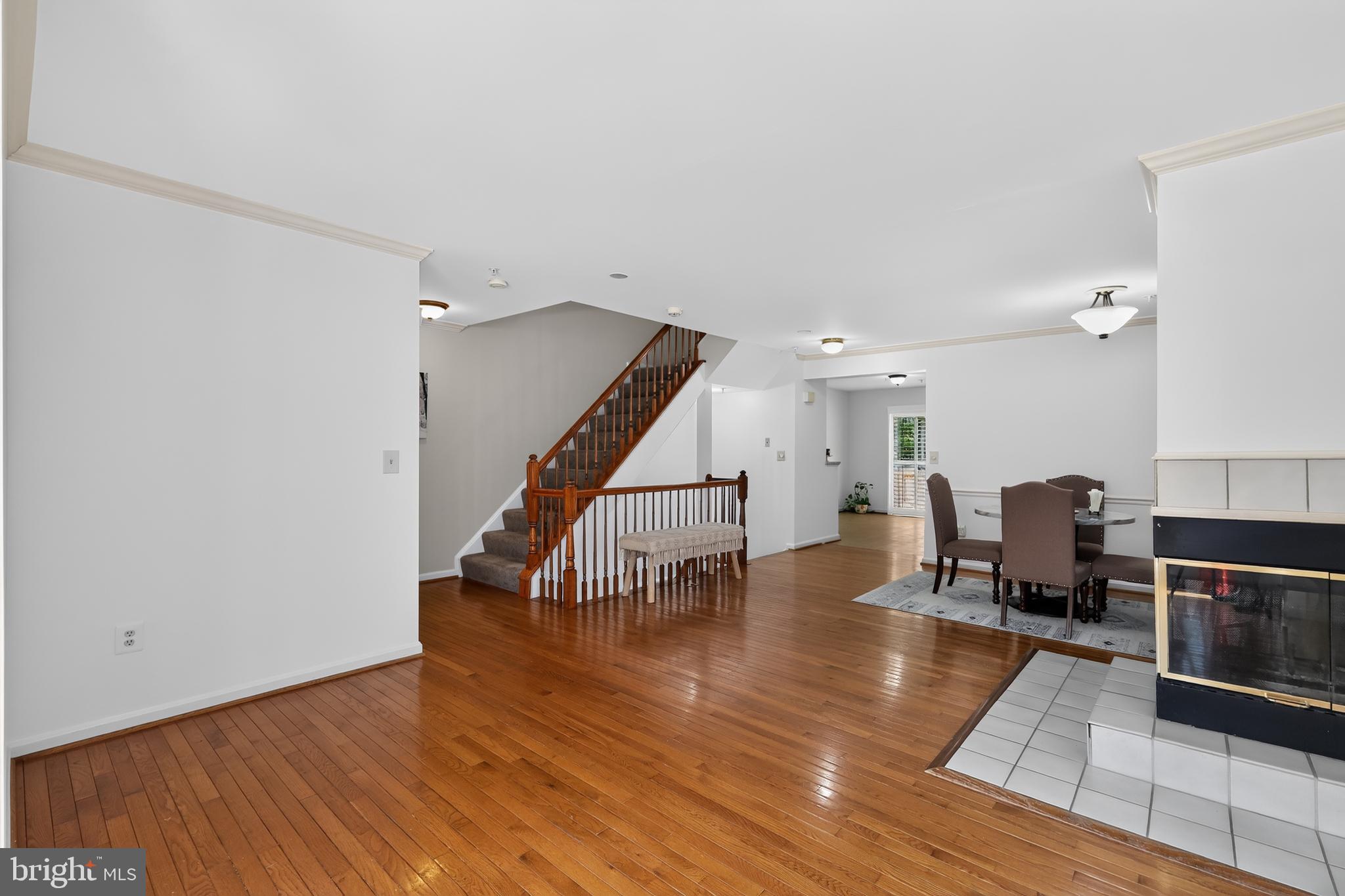 10 AUGUSTINE COURT