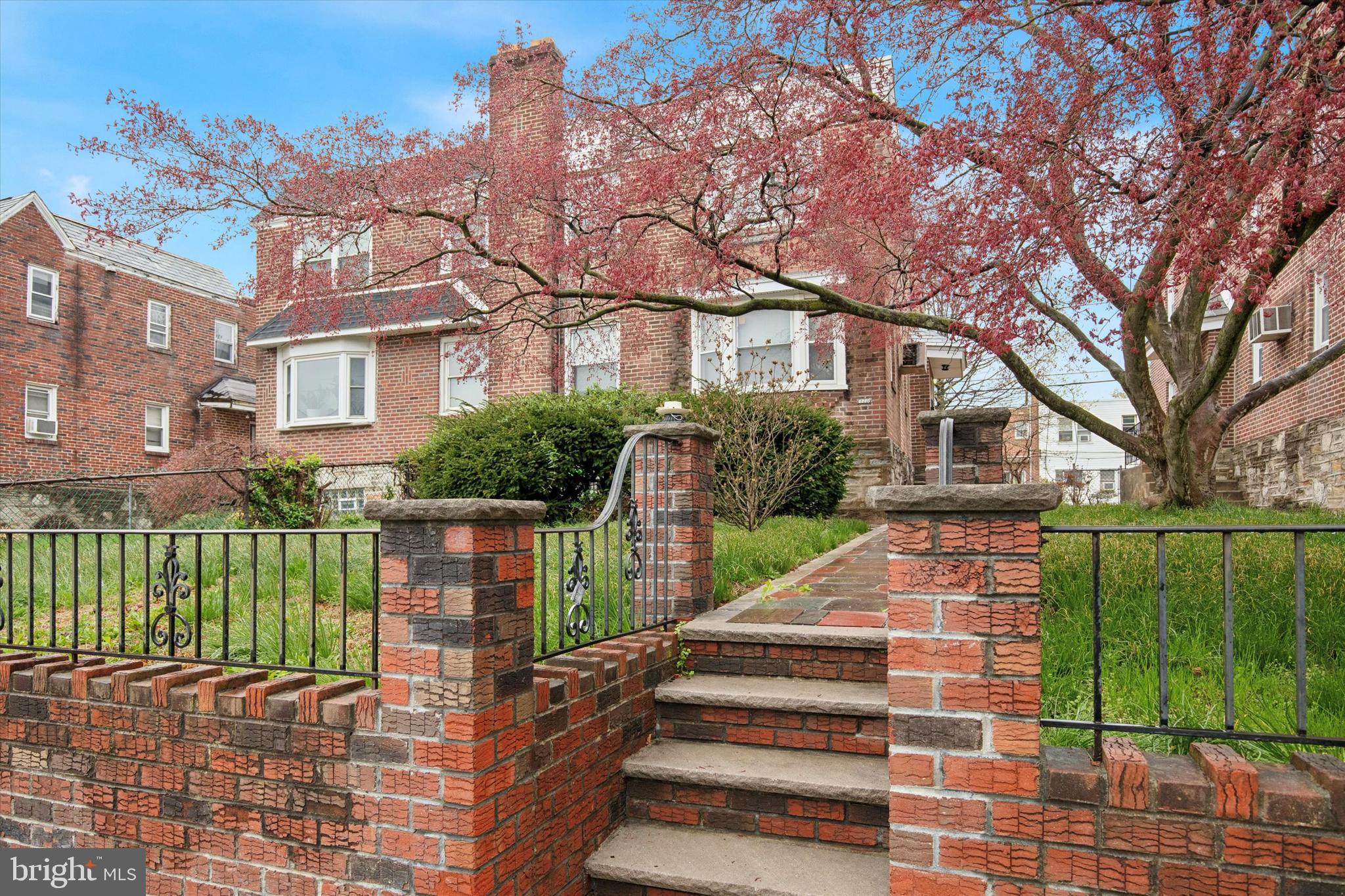 1115 E UPSAL STREET