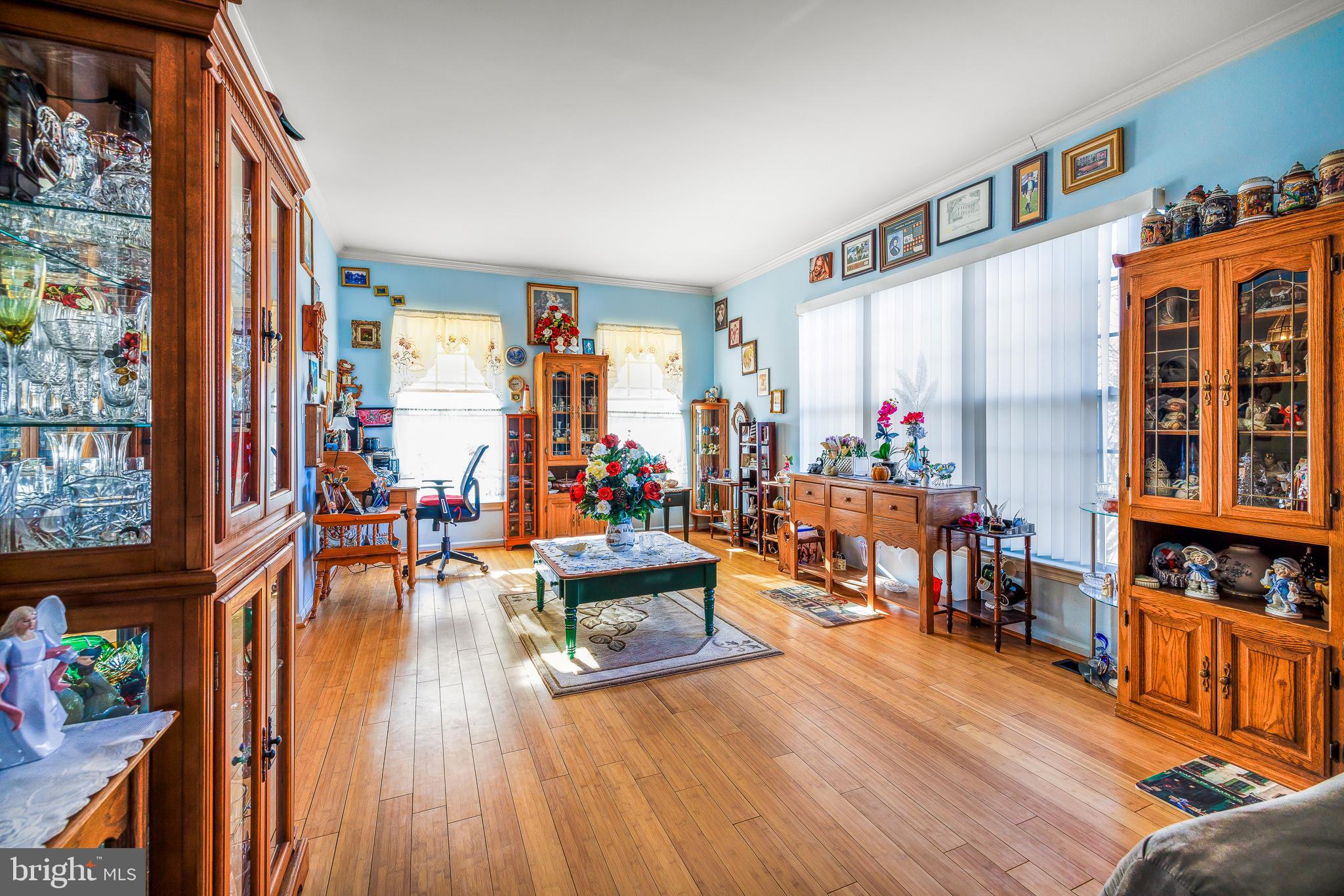 LAKESHORE VILLAGE - Residential