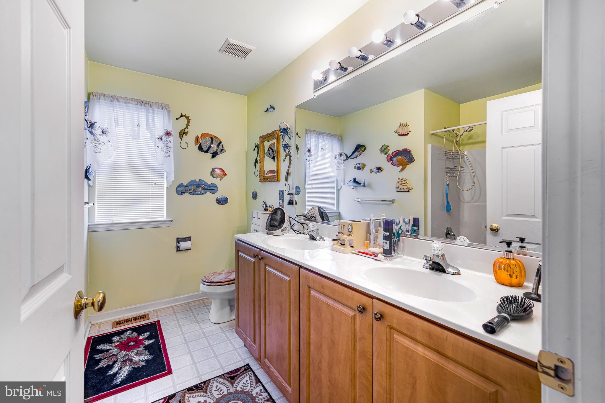 LAKESHORE VILLAGE - Residential