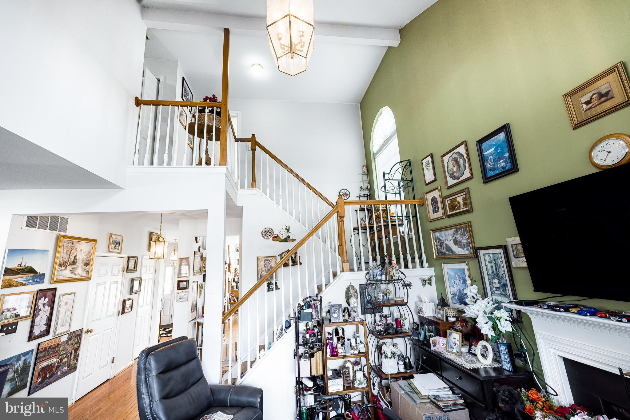 LAKESHORE VILLAGE - Residential