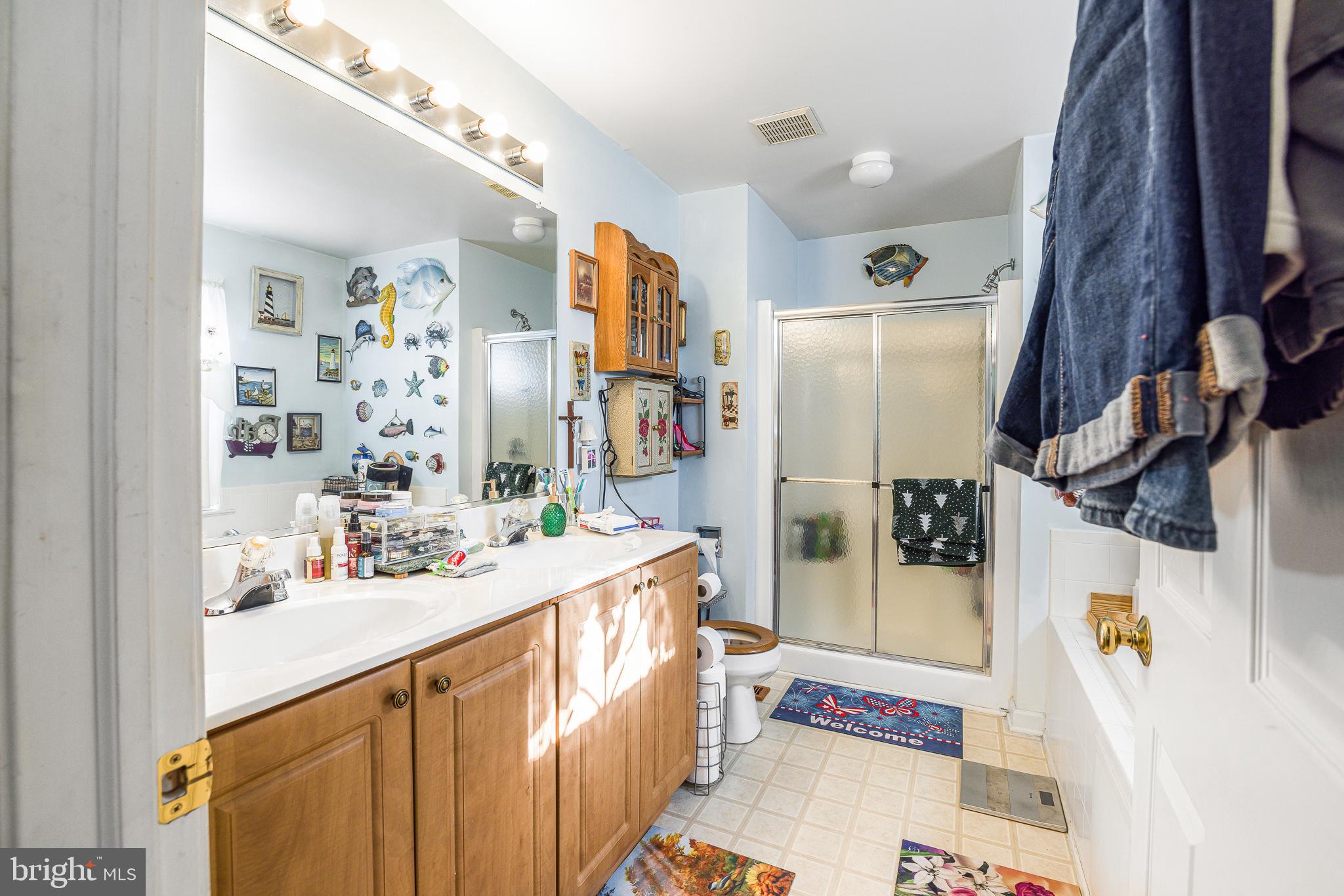 LAKESHORE VILLAGE - Residential