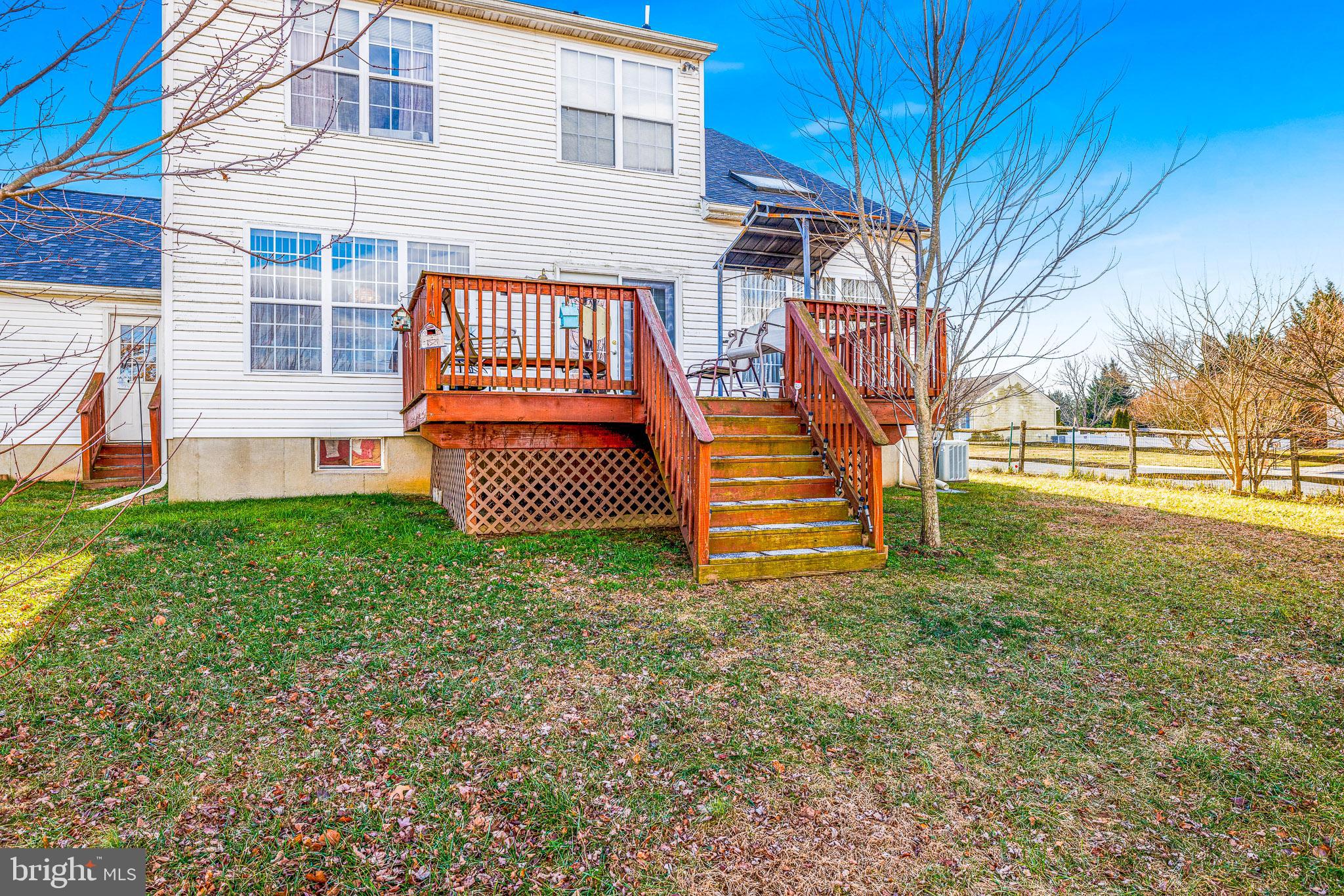 LAKESHORE VILLAGE - Residential