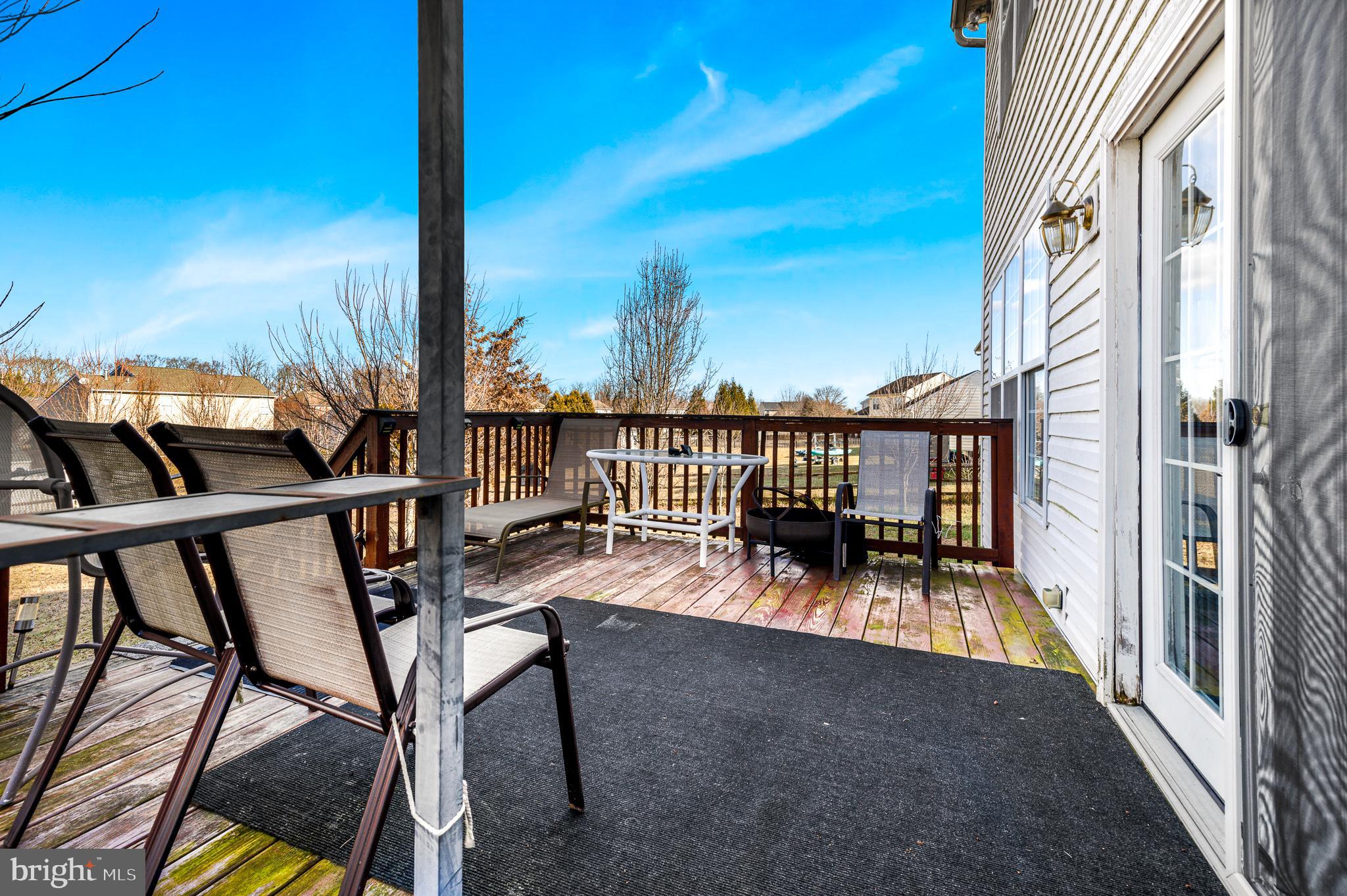 LAKESHORE VILLAGE - Residential