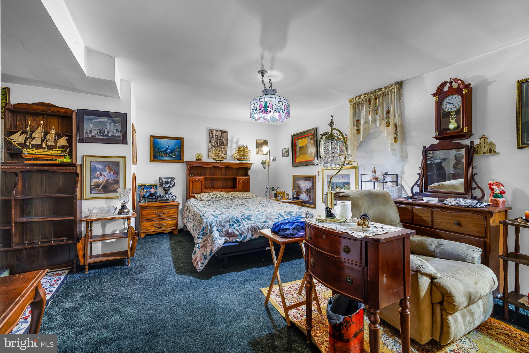 LAKESHORE VILLAGE - Residential