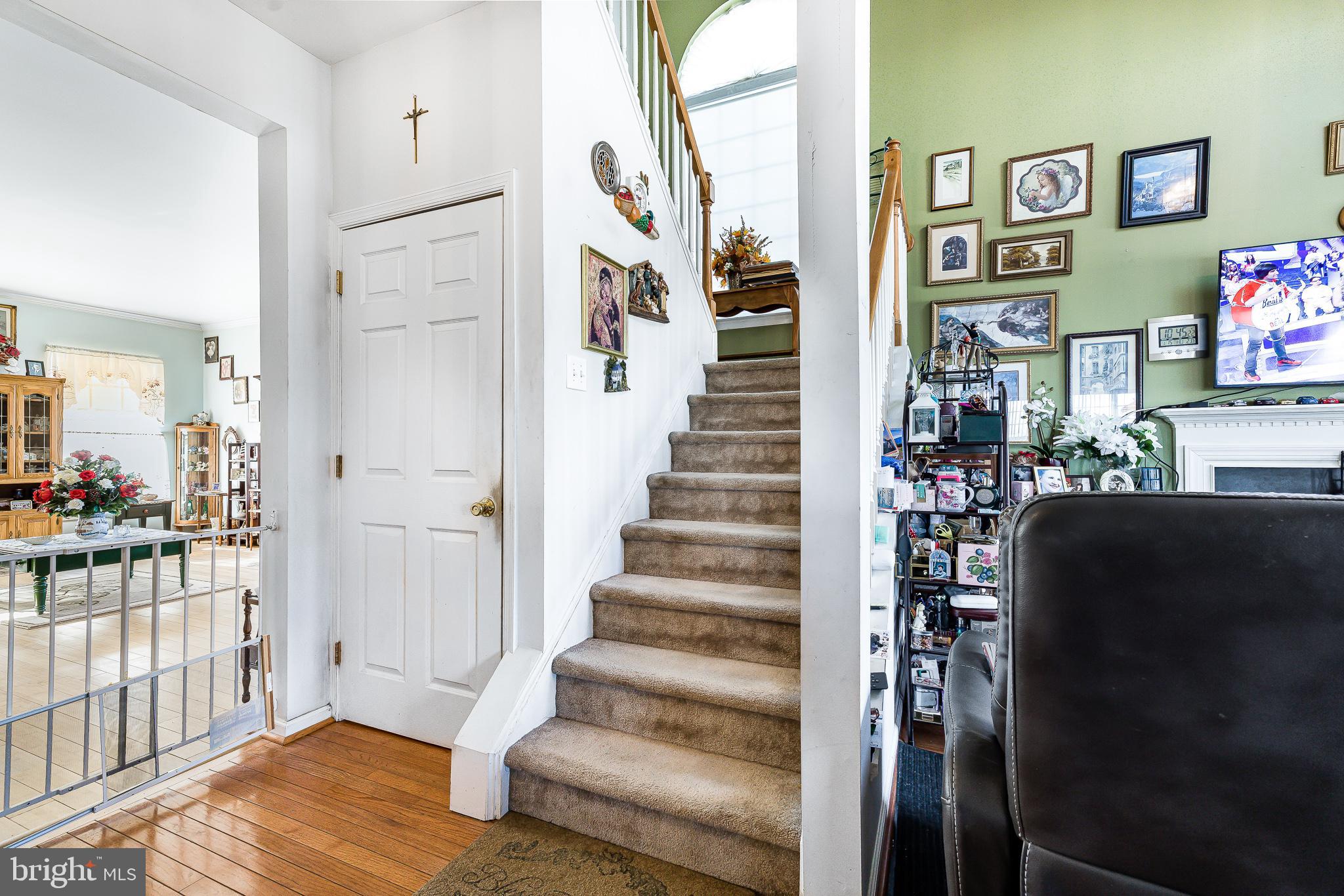 LAKESHORE VILLAGE - Residential