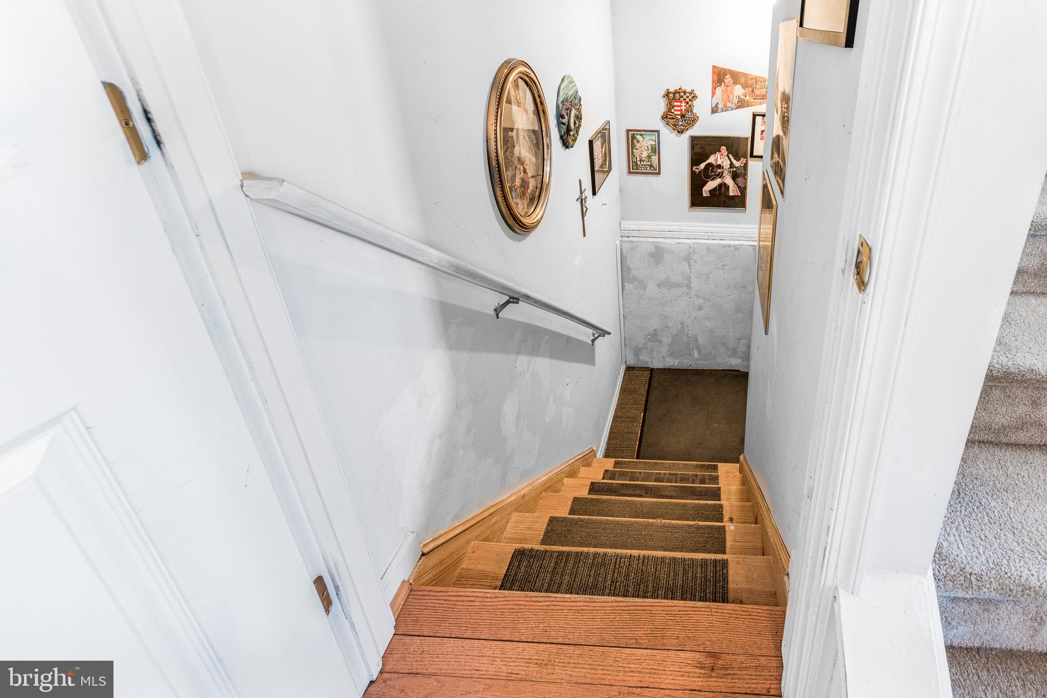 LAKESHORE VILLAGE - Residential