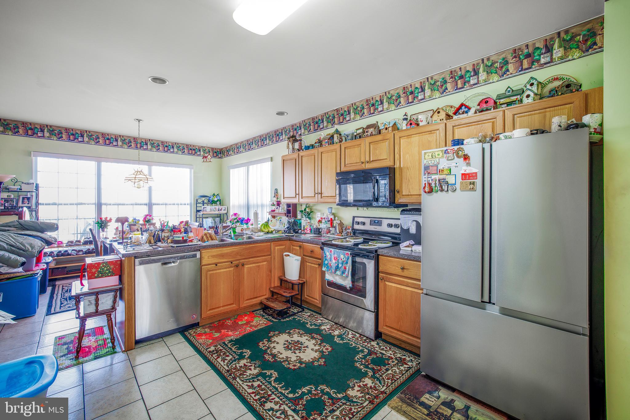 LAKESHORE VILLAGE - Residential