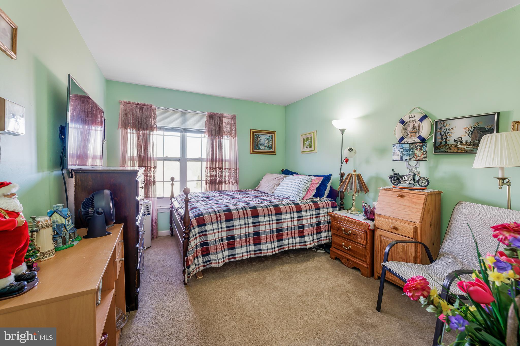 LAKESHORE VILLAGE - Residential