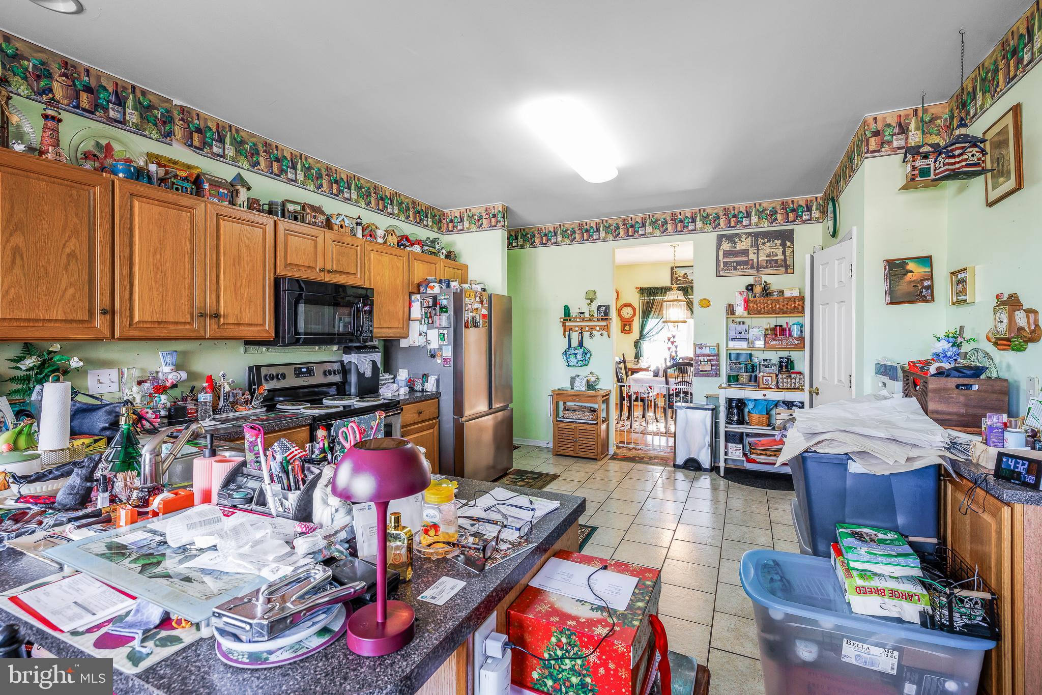 LAKESHORE VILLAGE - Residential