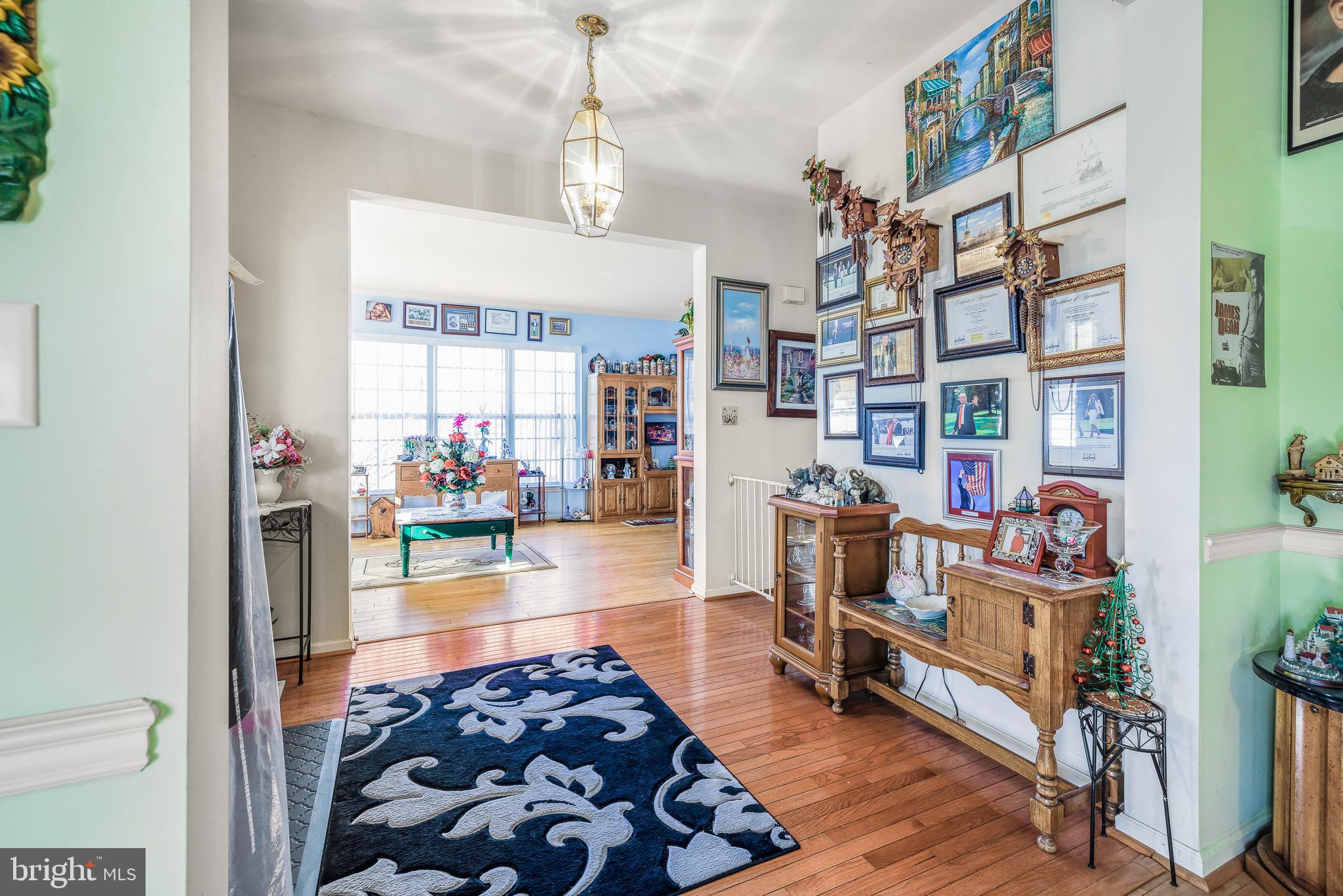 LAKESHORE VILLAGE - Residential