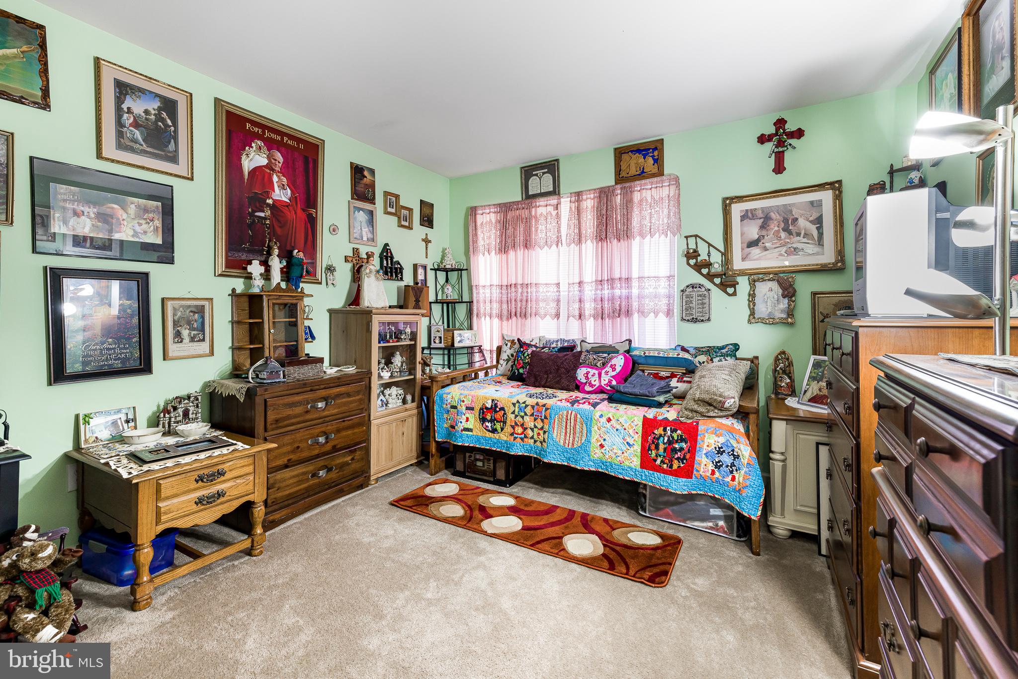 LAKESHORE VILLAGE - Residential