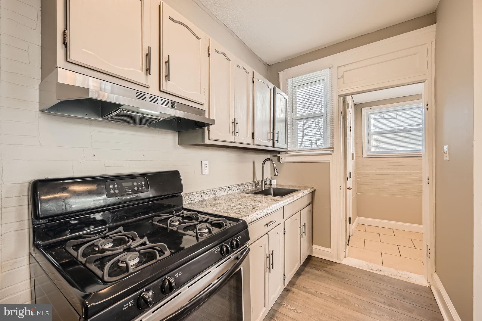 REISTERSTOWN STATION - Residential Lease