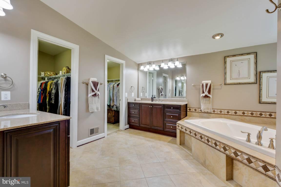 WOODMORE SOUTH - Residential